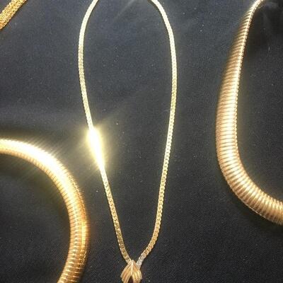 4pc Gold Necklace Collection 15â€-16â€. LOT 23