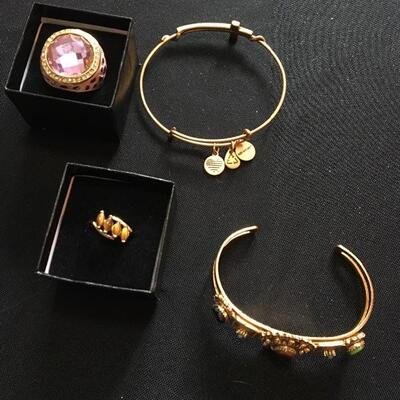 4pc  Designer Costume Jewelry Collection with 2 bracelets and 2 rings. LOT 25