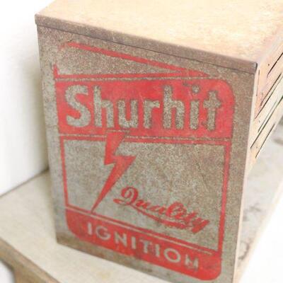 Lot 24 Shurhit Ignition Auto Display Advertising Cabinet