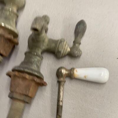 Lot 50 Sink Knobs/Faucets