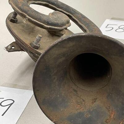 Lot 59 Horn