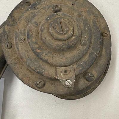 Lot 59 Horn