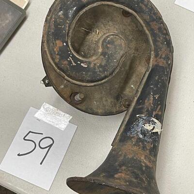 Lot 59 Horn