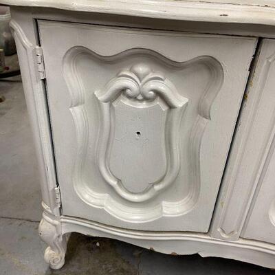 Lot 71 Vintage Farmhouse Lighted Hutch 15x45x83