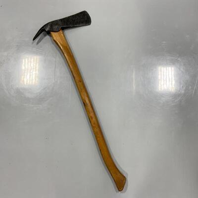 -140- VINTAGE | Unmarked | Ice Harvesting Axe