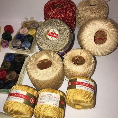 Vintage  Crochet / Needlework Lot ( 10 cent Pattern books etc..)
