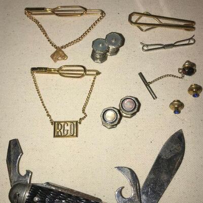 Vintage Jewelry Lot 4  Cufflink sets - Key holder - Pocket tool - money clips