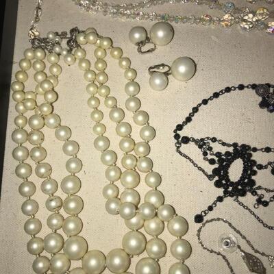 Fashion / Costume Jewelry Sets Lot 7