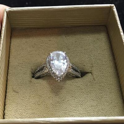 Vintage .925 Sterling Silver Ring with 4 carat CZ. Size 8. LOT 29