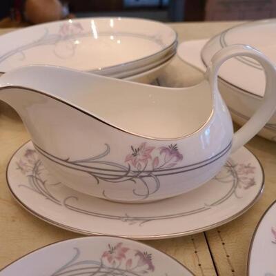 fFull set of China
