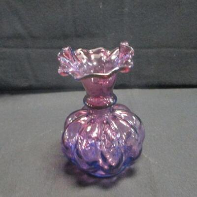 Lot 31 - Small Fenton Purple Melon Shaped Glass Vase 5