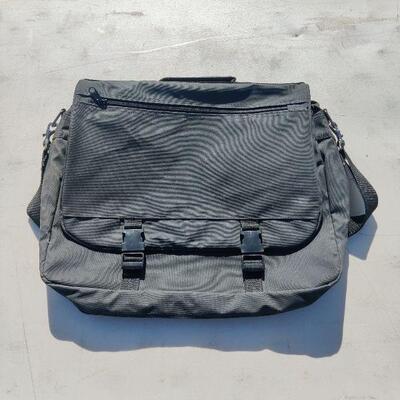 Laptop carry case