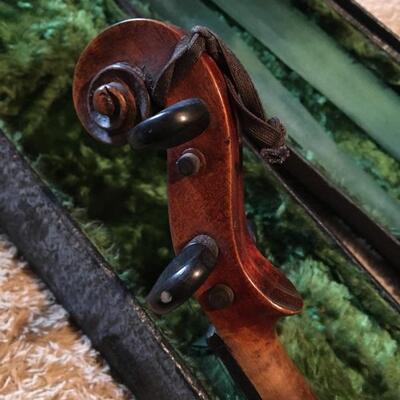Antique 4/4 Violin and Case. Single piece back.   LOT 56