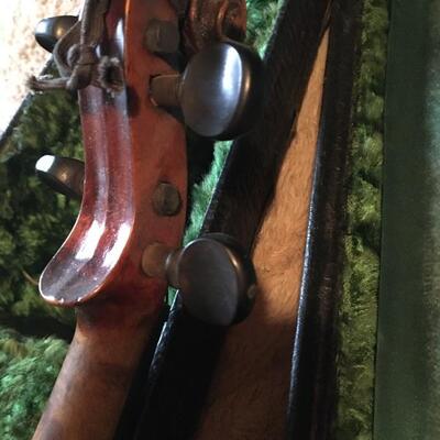 Antique 4/4 Violin and Case. Single piece back.   LOT 56