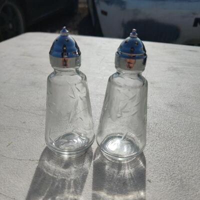 Vintage Salt and pepper shakers