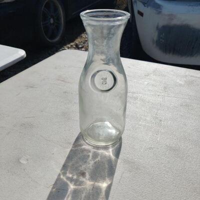 Glass bottle