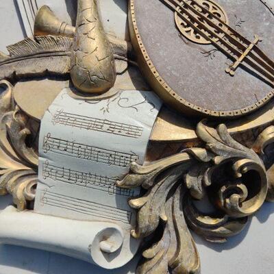 Decorative music wall hanger