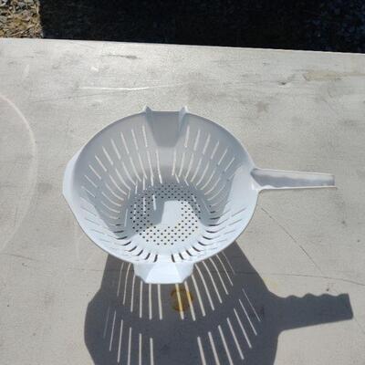 Noodle strainer