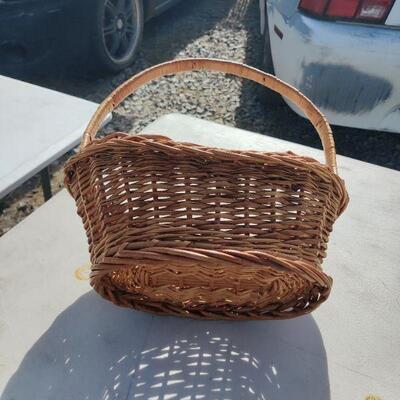 Weaved basket