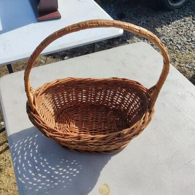 Weaved basket