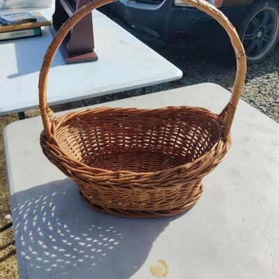 Weaved basket