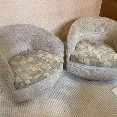 (Pair) Milo Baughman for Thayer Coggin â€œRoxy-Oâ€ Barrel Swivel Chairs