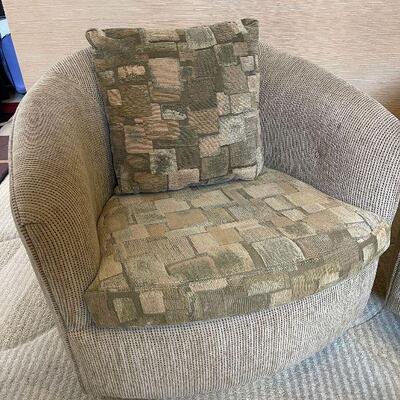 (Pair) Milo Baughman for Thayer Coggin â€œRoxy-Oâ€ Barrel Swivel Chairs