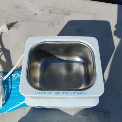 Denture cleaner