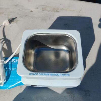 Denture cleaner