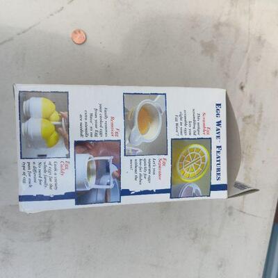 Egg wave microwave egg cooker