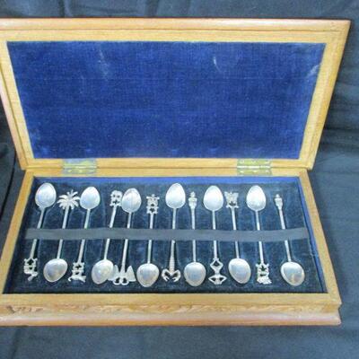 Lot 70 - Vintage Set of 12 Chinese Year Themed Stir Spoons in Carved Wood Box 