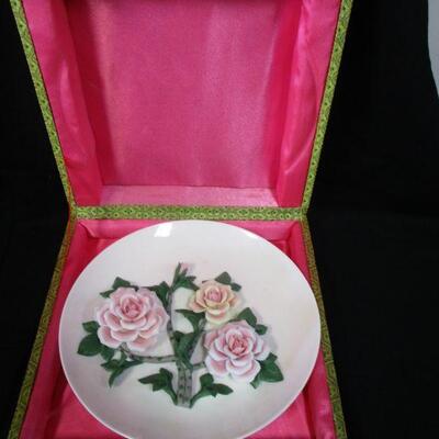 Lot 71 - 3D Rose Flower Plate 9 1/2