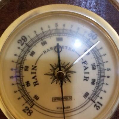 Thermometer,  barometer,  humidity 
