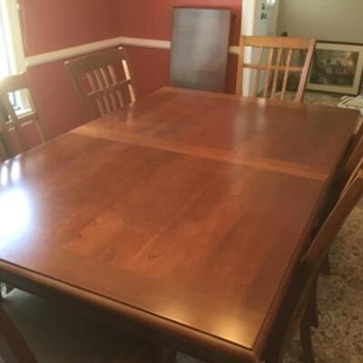 D - 430 Thomasville Furniture, Cherry Dining Table & 6 Chairs ( includes 2 Leaves ) 