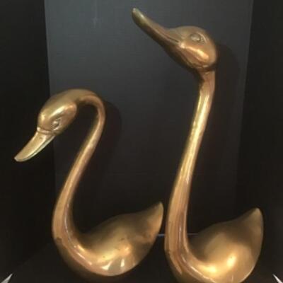 E - 441 Pair of Vintage Large Decorative Brass Swans 