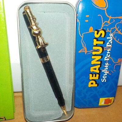 " Vintage Peanuts Stylus Pen Pals" and Snoopy Book. 