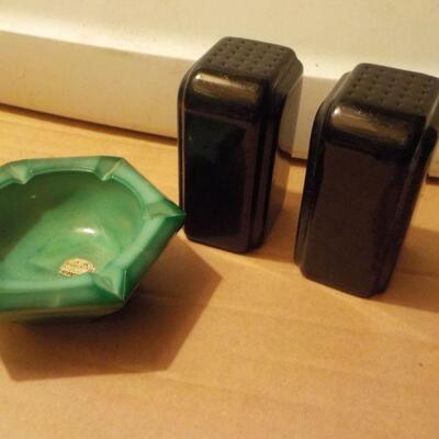 Vintage Salt and Pepper shaker 1950's, Bohemian ash tray.