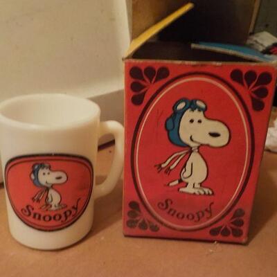 Vintage Snoopy and Peanuts Package deal. Party lights cup and Hair brush.