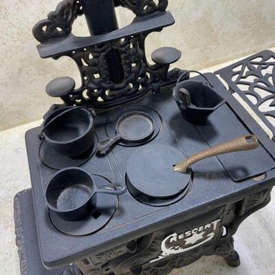 -190- VINTAGE | Cast Iron Crescent Stove | Toy | Salesmanâ€™s Sample