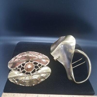 Lot #45 - Vintage metal scarf slides