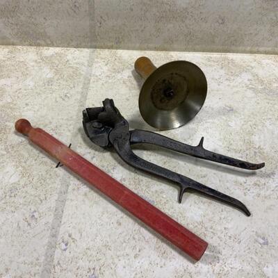 -196- Farm Tools | Brooder Thermometer | Snout Clipper