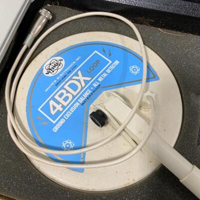 -198- VINTAGE | Metal Detector in Case | Magazines | WORKS