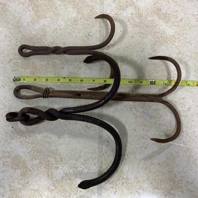 -200- FARM FRESH | Three Double-Hooks