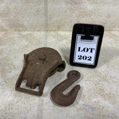 -202- FARM FRESH | Cast Iron Pulley | Cast Iron Hook