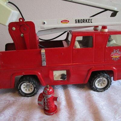 #1 Vintqge 1970's Tonka Snorkel Fire Truck With Extending Fire Bucket and Hydrant