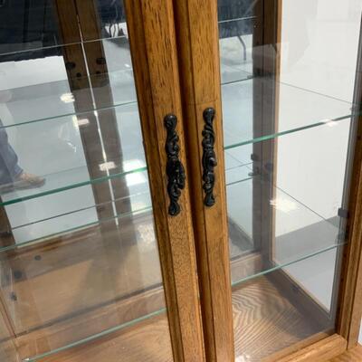 -221- Double-Door Glass Shelf Cabinet 