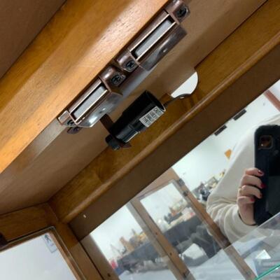 -221- Double-Door Glass Shelf Cabinet 