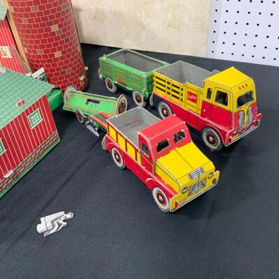 -224- VINTAGE | 1930s | Wards Stock Farm | Over 50 Animals