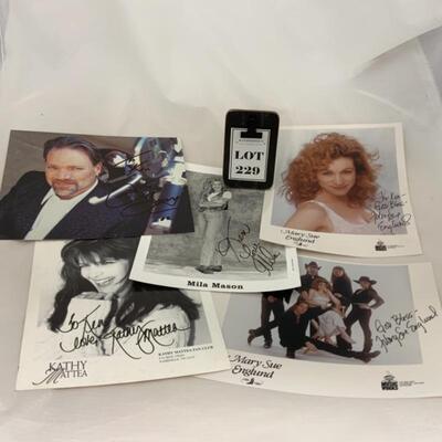 -229- AUTOGRAPHS | Country Music Stars | Englund | Mattea | Berry