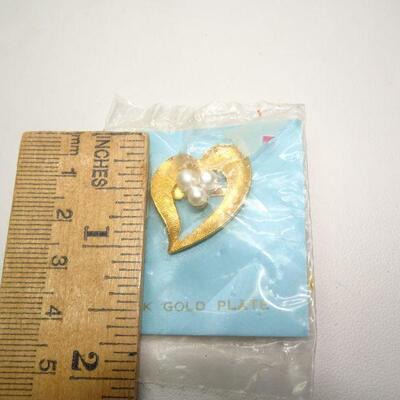 18KGP Gold Heart with Pearls Pin - Sealed Package